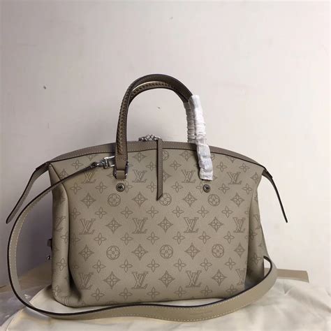 louis vuitton asteria|Louis Vuitton Mahina Leather Asteria .